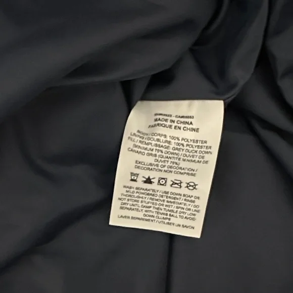 Nike Women’s Dark Blue Puffer Coat - Picture 3 of 3